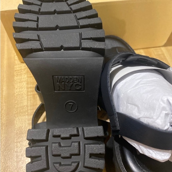 NYC Women's Genesis Block Heel Fisherman Sandals. NWT size 7 - Picture 10 of 11